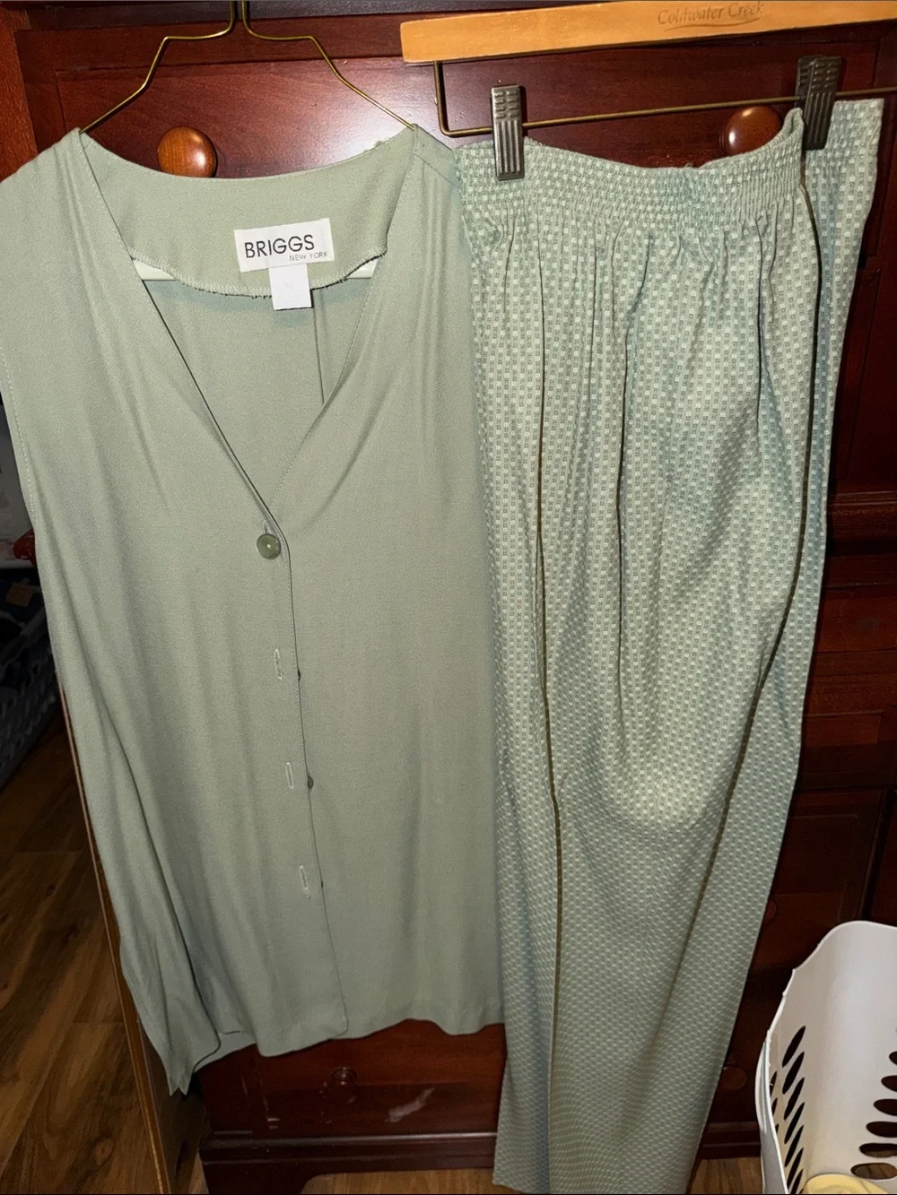 Briggs New York Sage Green Sleeveless Top and Elastic Waist Pantsuit